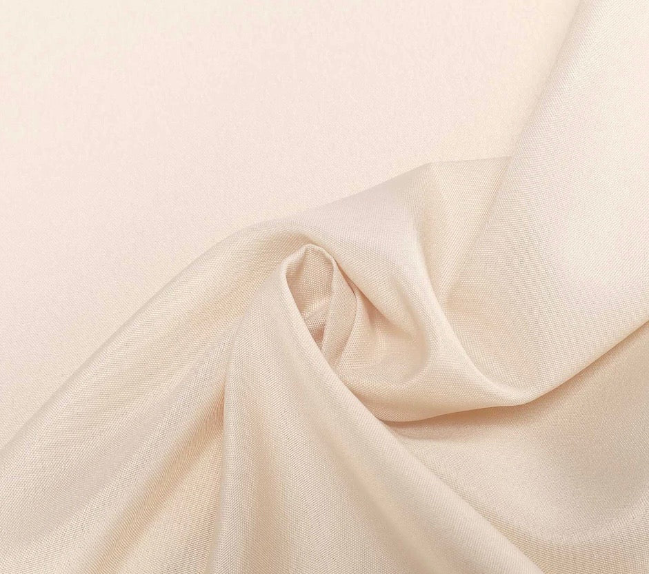 Black & White - 120" Round Polyester (Lightly Pressed)