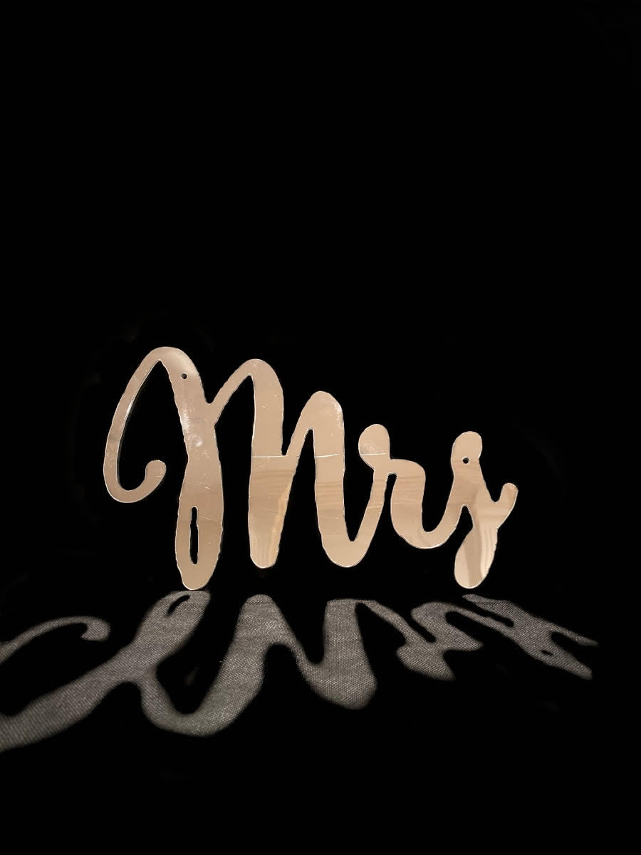 “Mrs” Table Piece