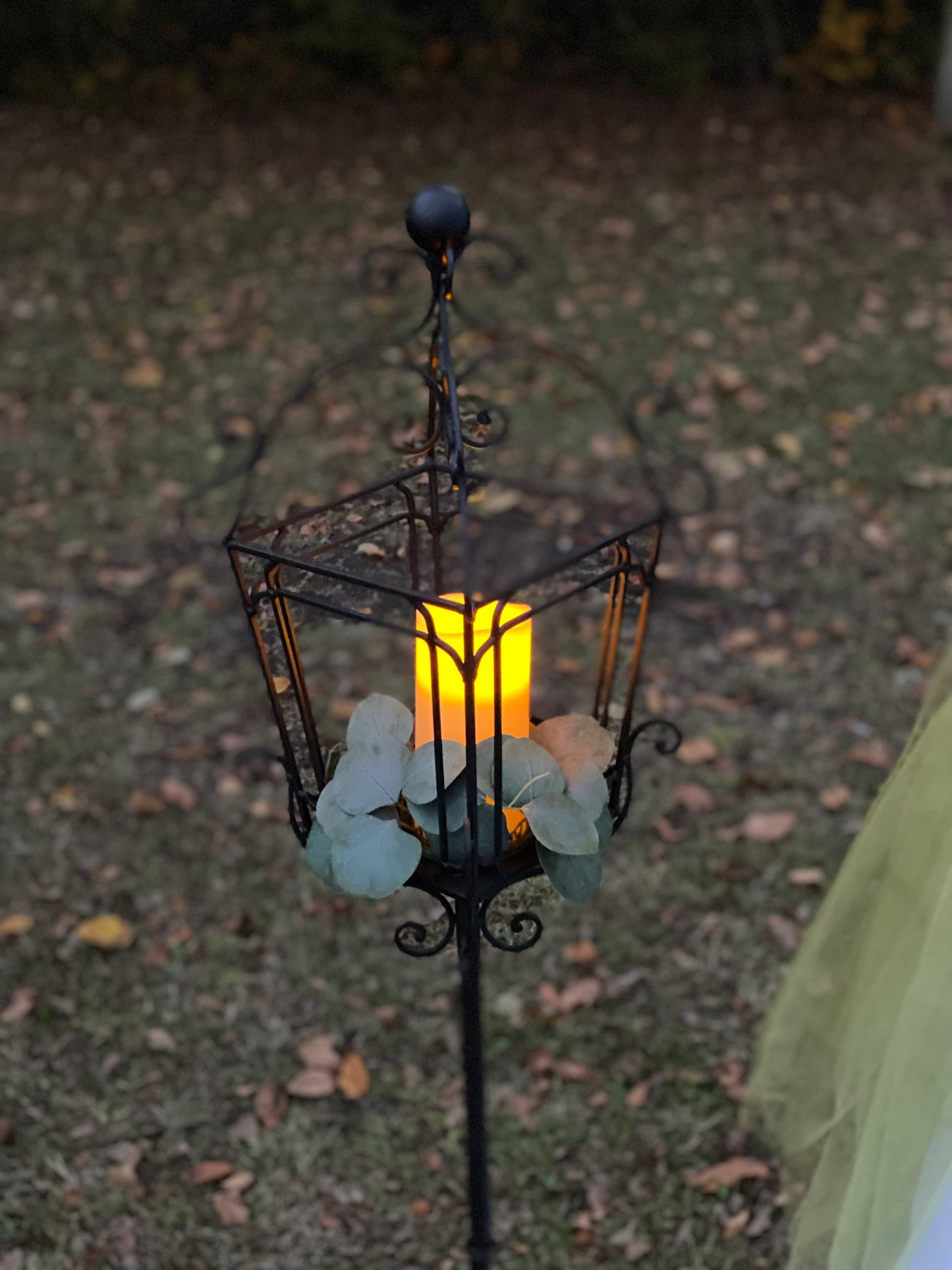 Romantic Outdoor Aisle