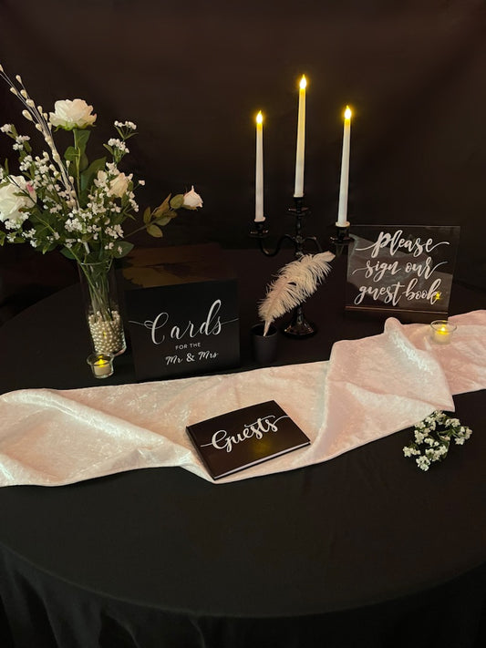 Black/White Guestbook Table